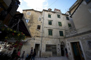 Apartments and rooms by the sea Split - 17934